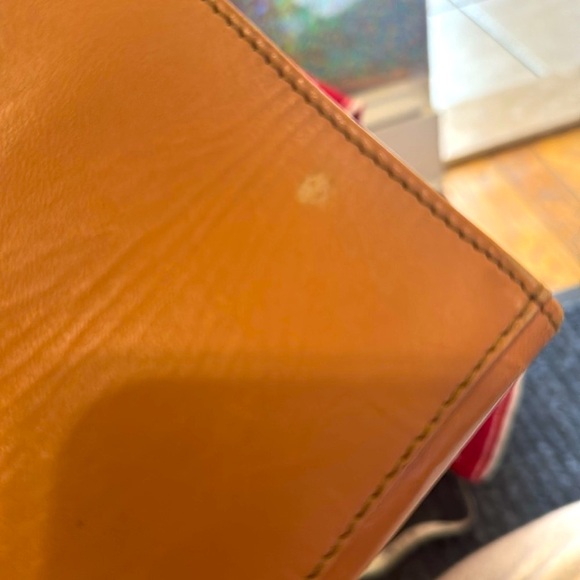 Fendi Tan Leather Bag with optional shoulder strap, silver hardware GUC - Picture 10 of 14